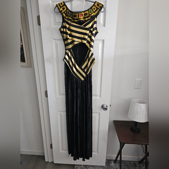 EGYPTIAN HALLOWEEN OUTFIT - Picture 6 of 7